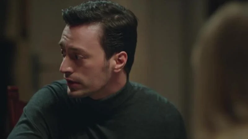 Кадры из сериала Девушка за стеклом 3 серия 1 сезон (2021)