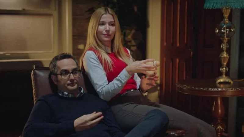 Кадры из сериала Девушка за стеклом 5 серия 1 сезон (2021)